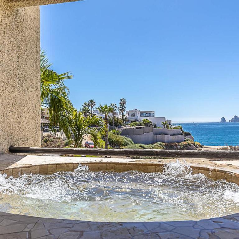 Stunning 2 BR with Ocean Views & Jacuzzi by the Beach - Apartamento - 6