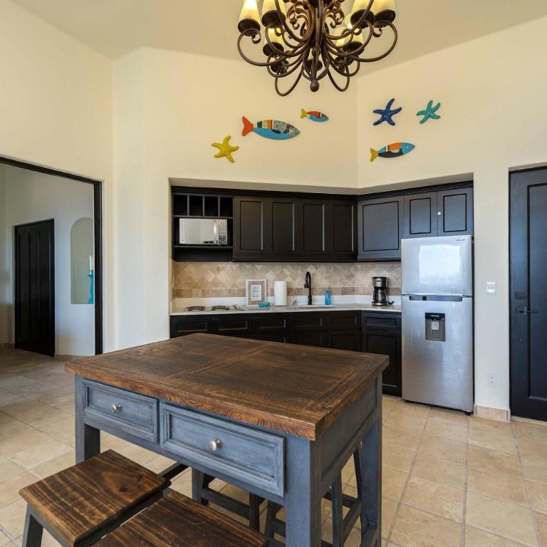 Stunning 2 BR with Ocean Views & Jacuzzi by the Beach - Apartamento - 24