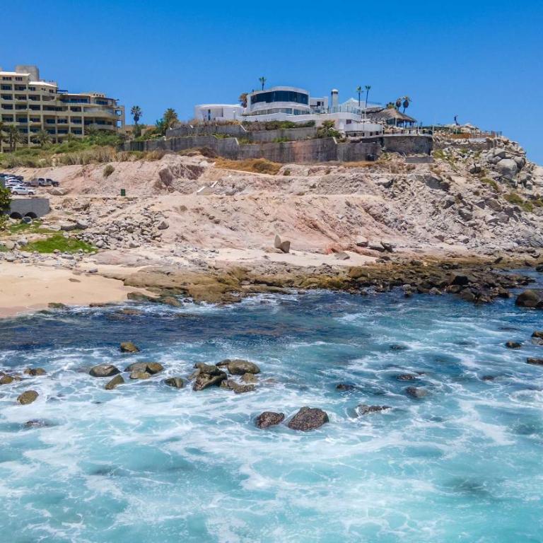 Stunning 2 BR with Ocean Views & Jacuzzi by the Beach - Apartamento - 40