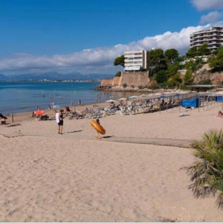Reina Apartment 150m to Beach with Pool and Balcony near to PortAventura - Apartamento de 2 dormitorios - 16