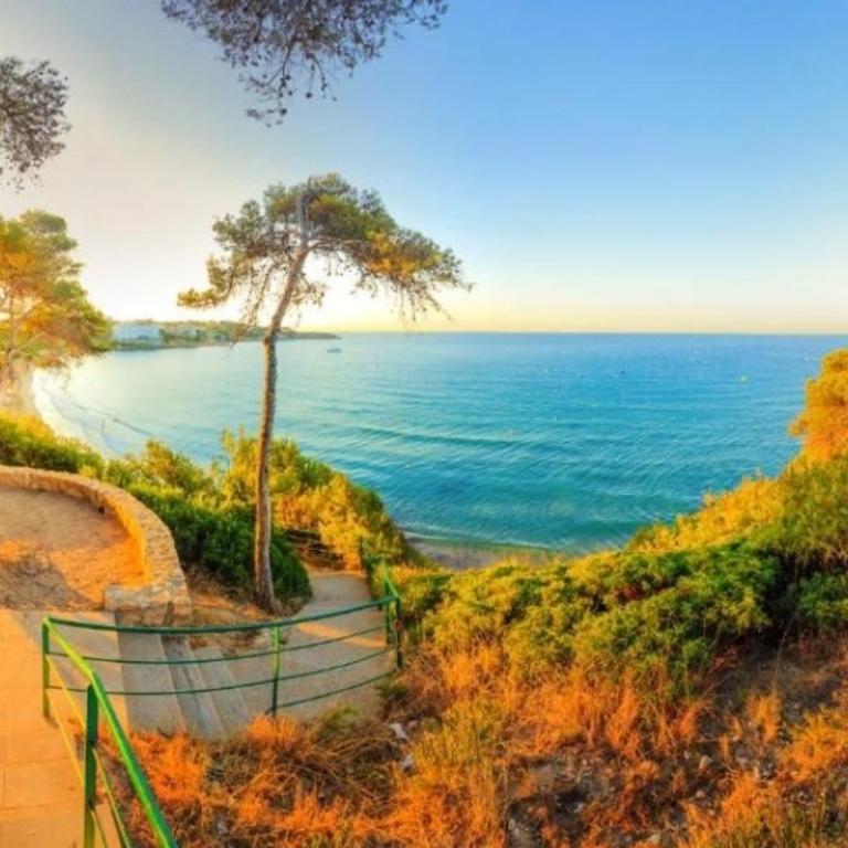 Reina Apartment 150m to Beach with Pool and Balcony near to PortAventura - Apartamento de 2 dormitorios - 13