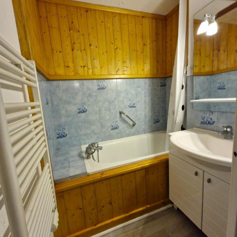 Apartment with garden in Demi-Quartier - Appartement - 7