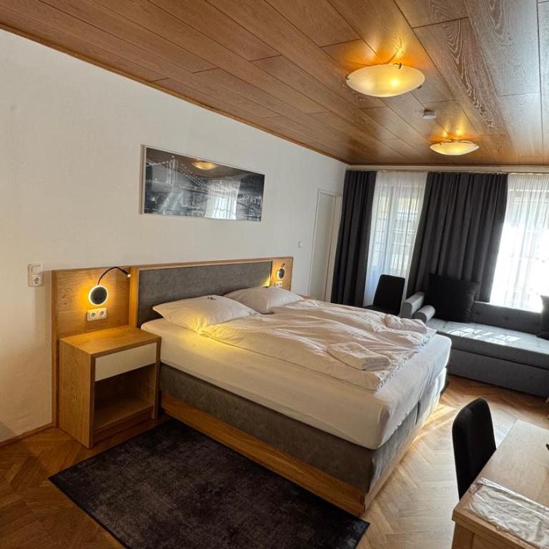 Guesthouse Mozart - Apartment House - Familienzimmer mit Dusche - 9