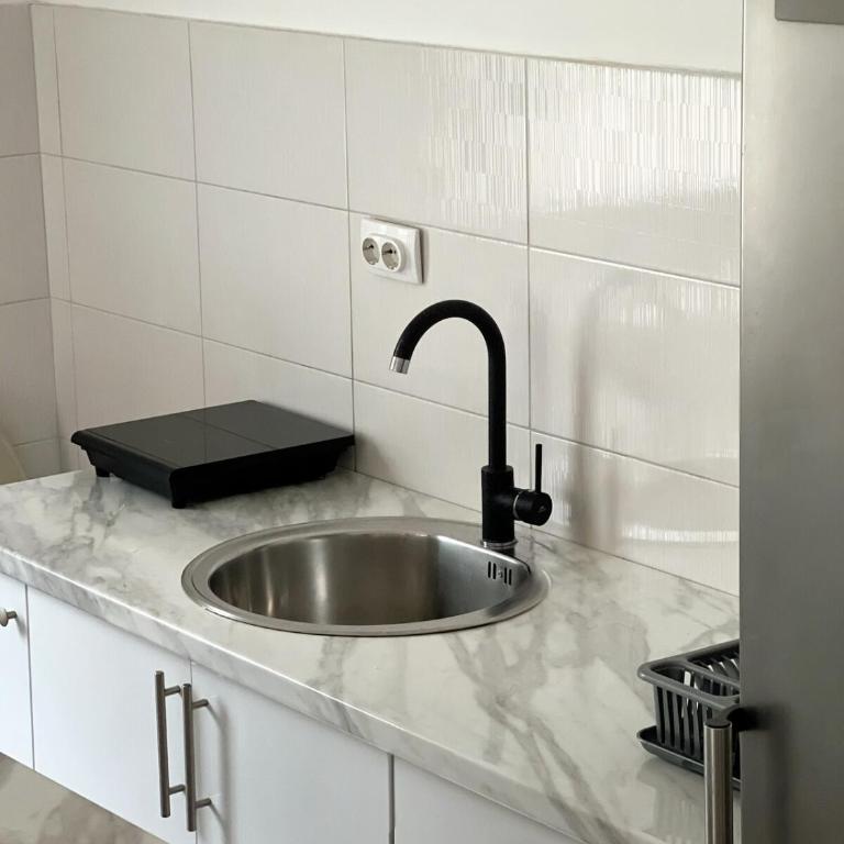 Cozy Work-Friendly flat with Backyard near forest - One-Bedroom Apartment - 6