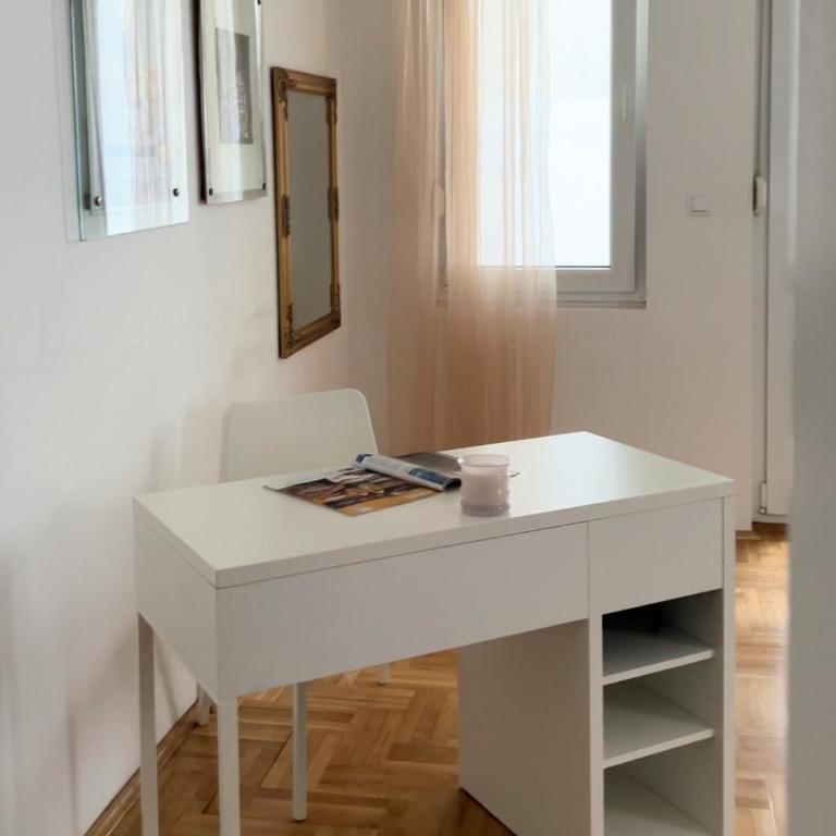 Cozy Work-Friendly flat with Backyard near forest - One-Bedroom Apartment - 8