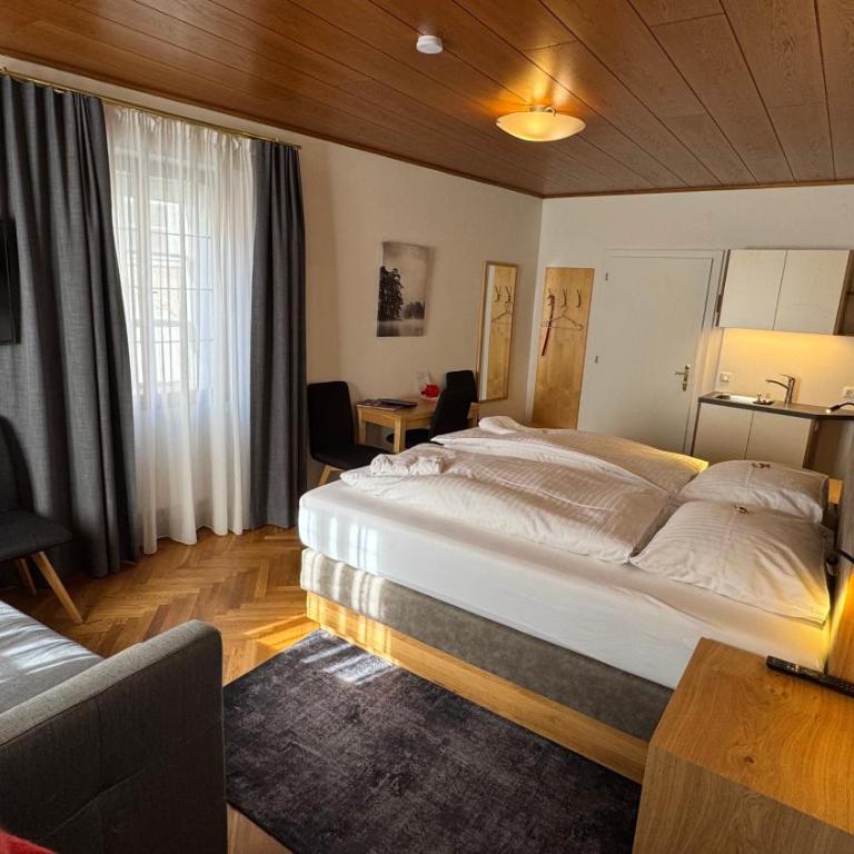 Guesthouse Mozart - Apartment House - Familienzimmer mit Dusche - 8