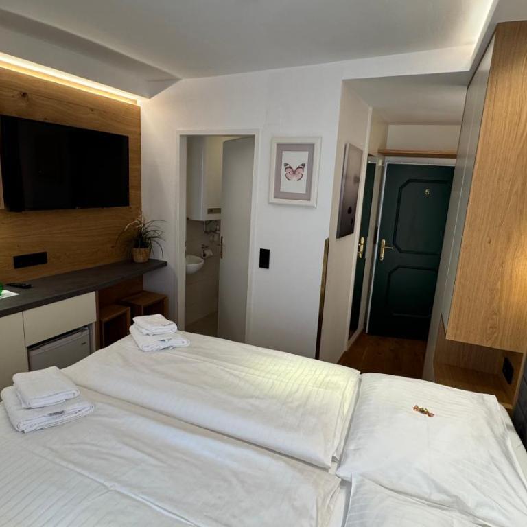 Guesthouse Mozart - Apartment House - Doppelzimmer mit eigenem Bad - 8