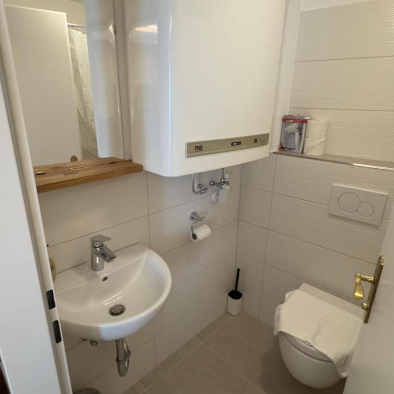 Guesthouse Mozart - Apartment House - Doppelzimmer mit eigenem Bad - 5