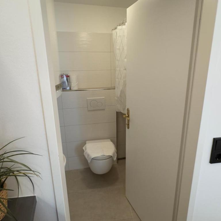 Guesthouse Mozart - Apartment House - Doppelzimmer mit eigenem Bad - 2
