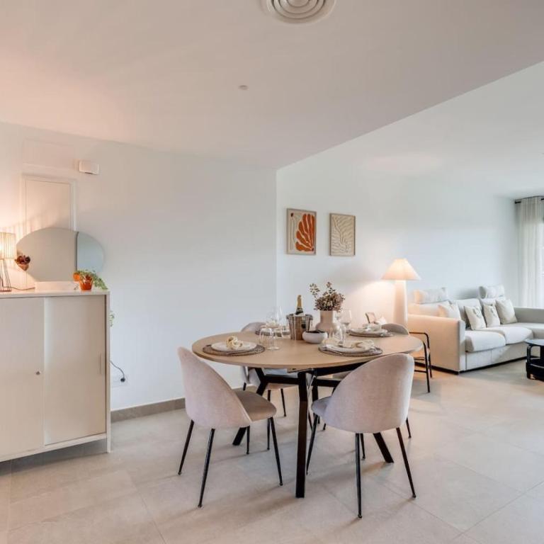 2BR Sunny Golf Apt. Tuin met Golfbaan Uitzicht - Apartamento - 2