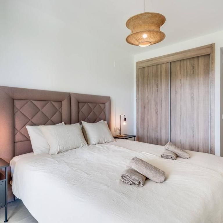 2BR Sunny Golf Apt. Tuin met Golfbaan Uitzicht - Apartamento - 10