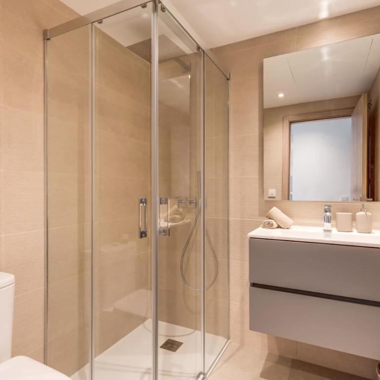 2BR Sunny Golf Apt. Tuin met Golfbaan Uitzicht - Apartamento - 14