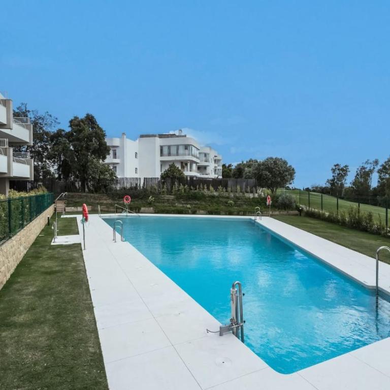 2BR Sunny Golf Apt. Tuin met Golfbaan Uitzicht - Apartamento - 18