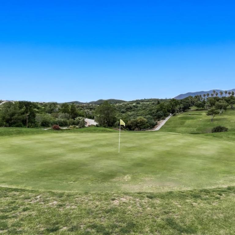 2BR Sunny Golf Apt. Tuin met Golfbaan Uitzicht - Apartamento - 23