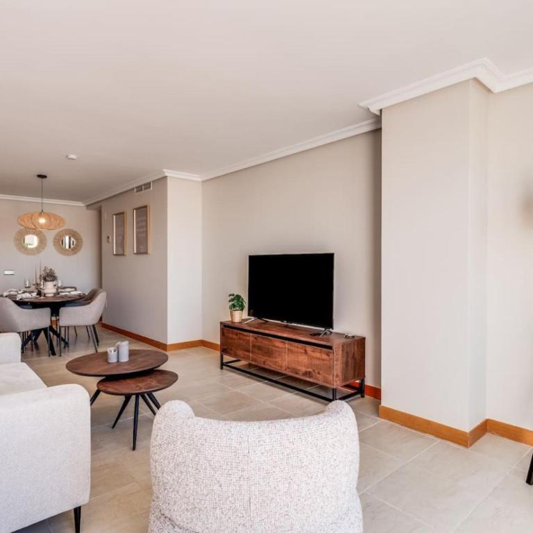 Sea View Apartment Near Estepona and Marbella - Pool and Private Parking - Apartamento - 12