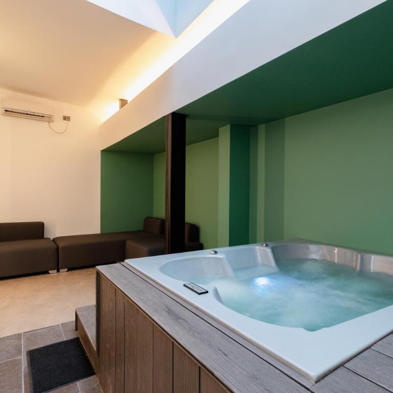 Ll 203 4BR 4Bath Apartment close to lleras park - Poblado - Medellín - Apartment - 24