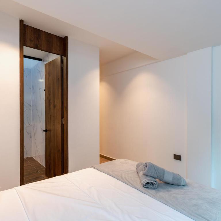 Ll 203 4BR 4Bath Apartment close to lleras park - Poblado - Medellín - Apartment - 31