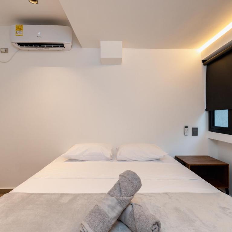 Ll 203 4BR 4Bath Apartment close to lleras park - Poblado - Medellín - Apartment - 60