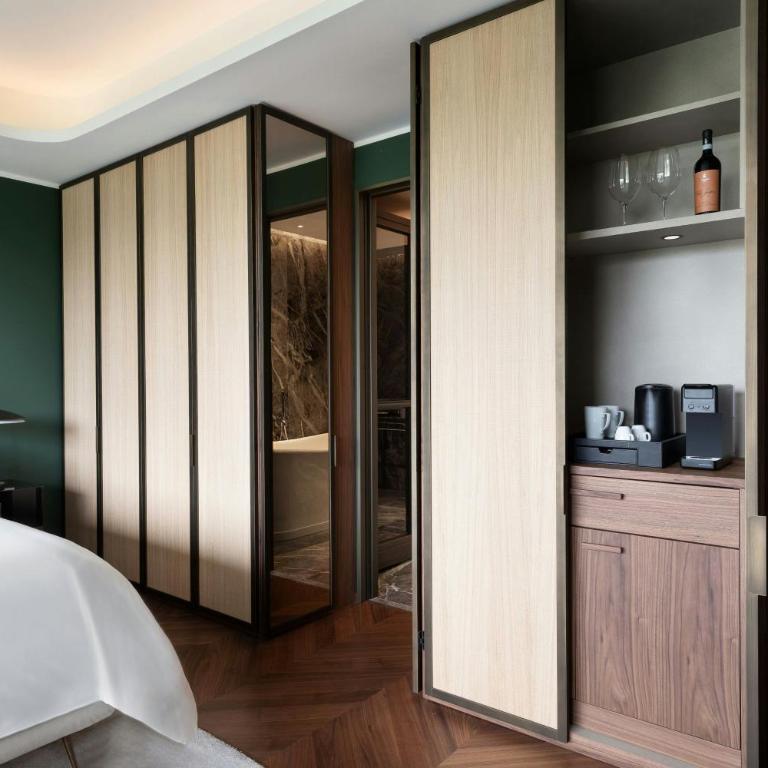 Sheraton Lake Como Hotel - Junior Suite King con Divano Letto - 6