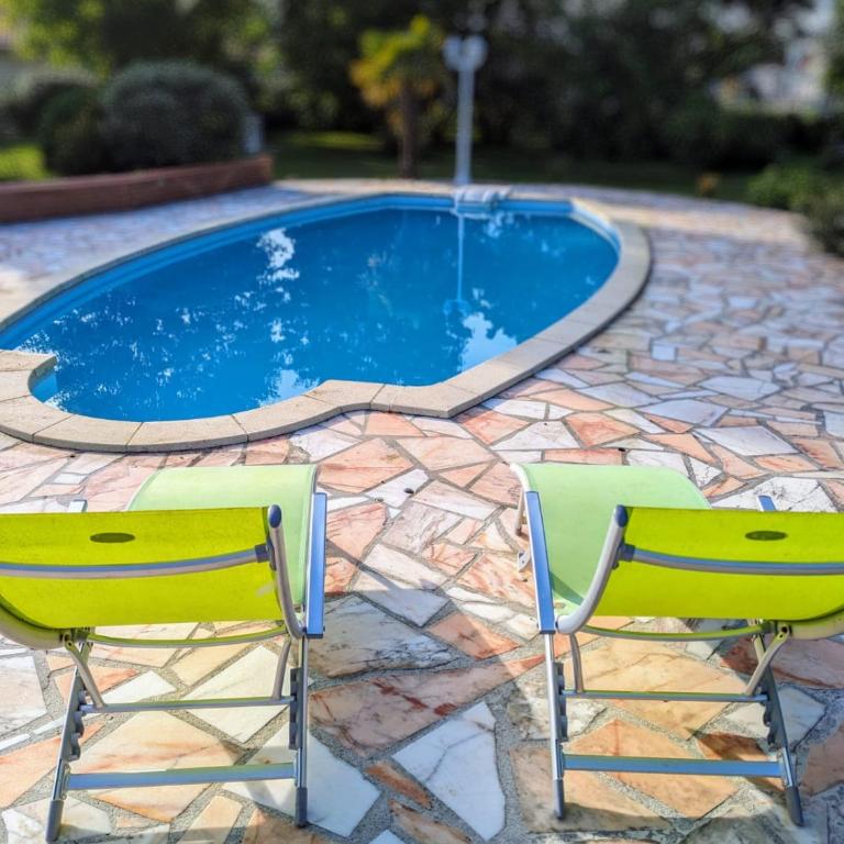 Magnifique maison avec piscine, idéalement située - Haus mit 4 Schlafzimmern - 4