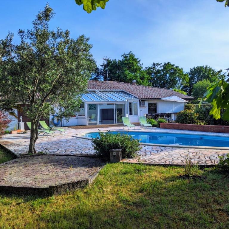 Magnifique maison avec piscine, idéalement située - Haus mit 4 Schlafzimmern - 2