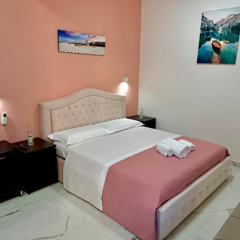 Luna Guest House - Camera Matrimoniale Deluxe con Balcone - 1