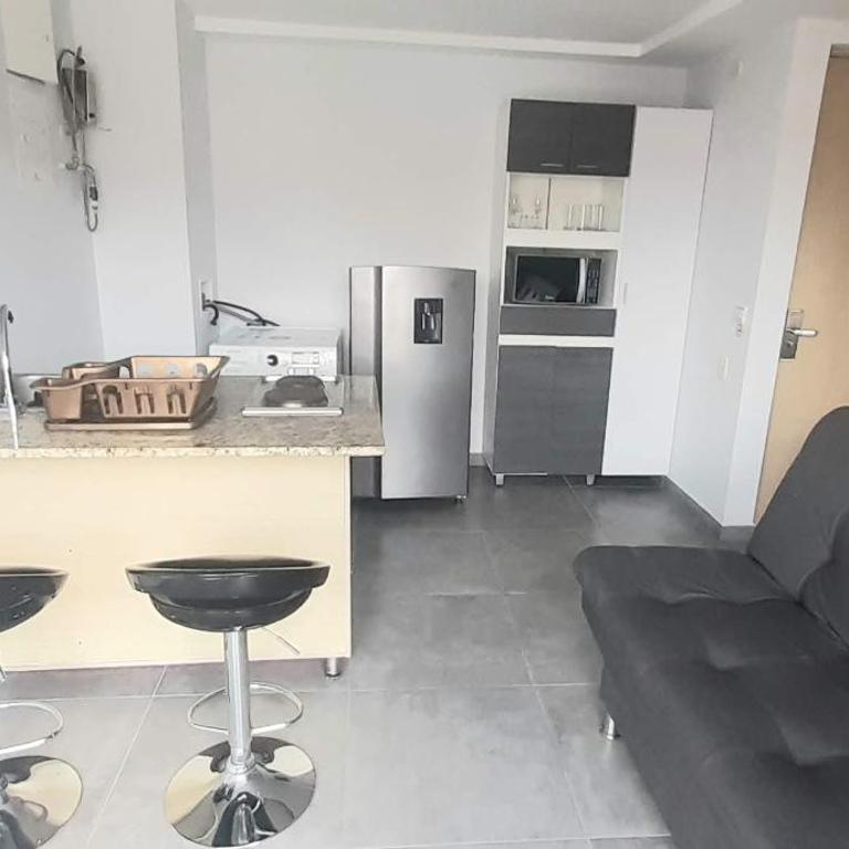 Cold AC-fast Wi-Fi-great location-Medellin fun - One-Bedroom Apartment - 6