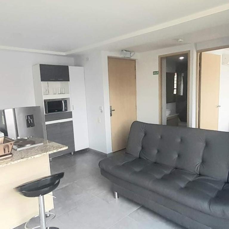 Cold AC-fast Wi-Fi-great location-Medellin fun - One-Bedroom Apartment - 8