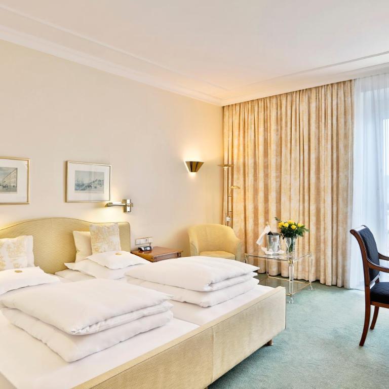 Hotel Bayerischer Hof - Doppelzimmer mit Seeblick - 3