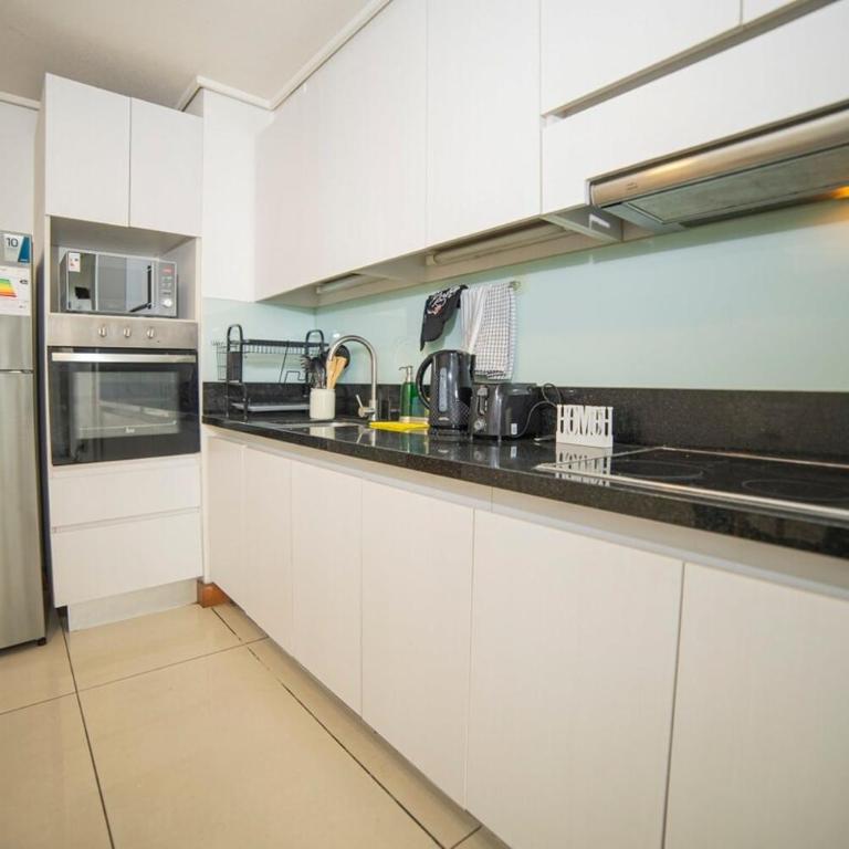 Luxurious and Sophisticated 1BR in Las Condes - Apartamento - 2