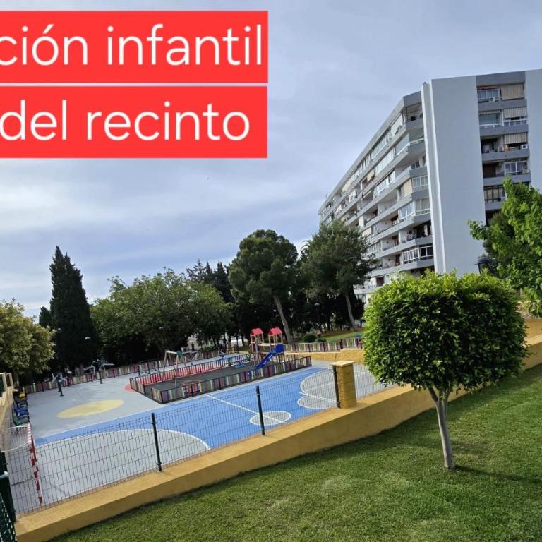 La Colina Estudio Vistas al Mar y Sierra, Piscina y tren directo Aeropuerto - Estudio Familiar - 8