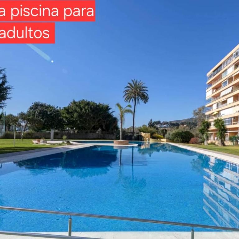La Colina Estudio Vistas al Mar y Sierra, Piscina y tren directo Aeropuerto - Estudio Familiar - 5