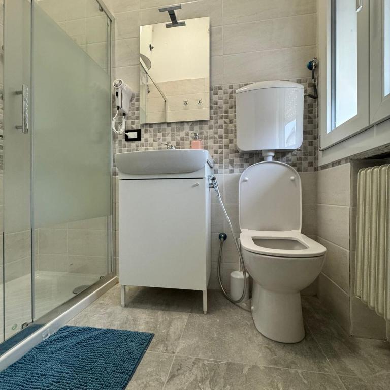 Casa Duca D'aosta - Camera Tripla con Bagno Privato - 9