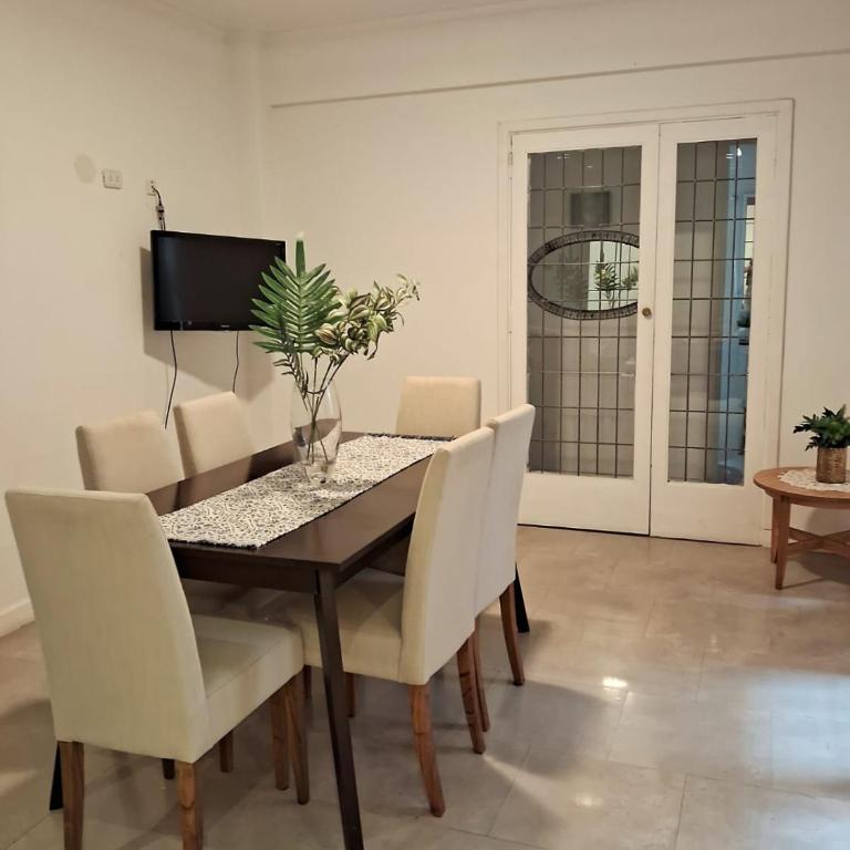 Amplio y céntrico departamento - Apartamento de 2 dormitorios - 1
