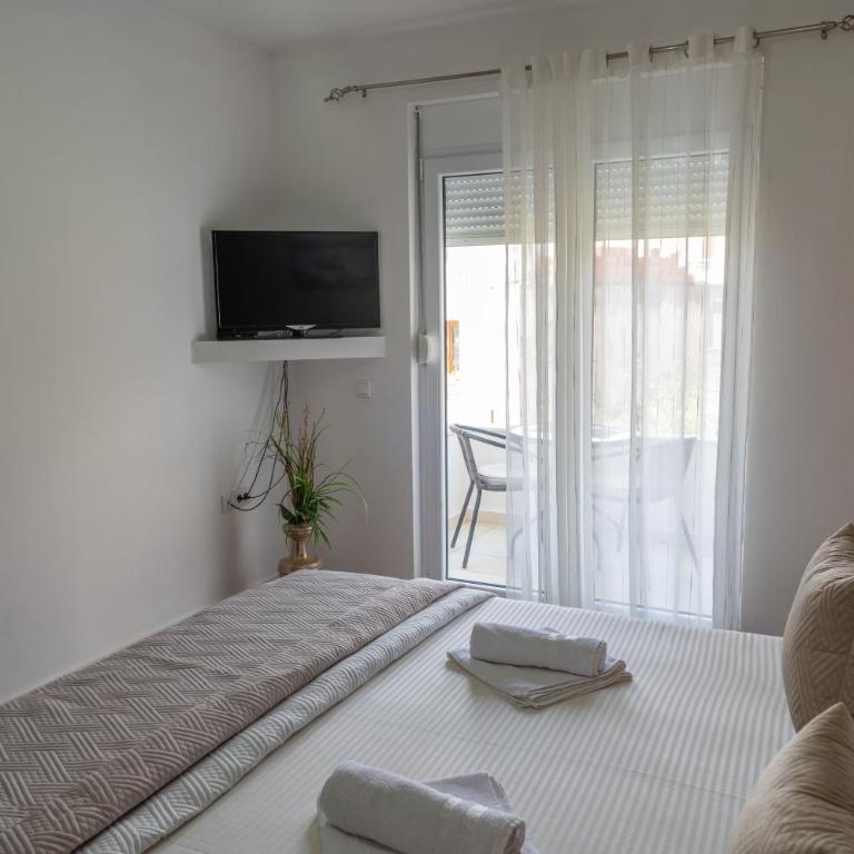 Apartments Unikat - Deluks Dvokrevetna Soba sa Bračnim Krevetom - 2