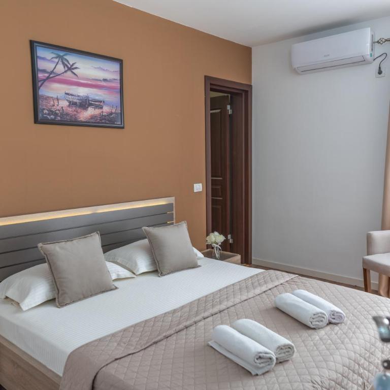 Apartments Unikat - Deluks Dvokrevetna Soba sa Bračnim Krevetom - 2