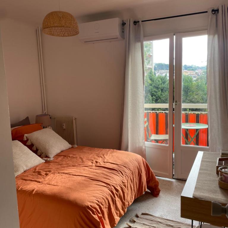 Appartement T2 le Saints Georges 48 m2 meublés équipés Clims 2 balcons ensoleillés parking gratuit et wifi - Appartement 1 Chambre - 7