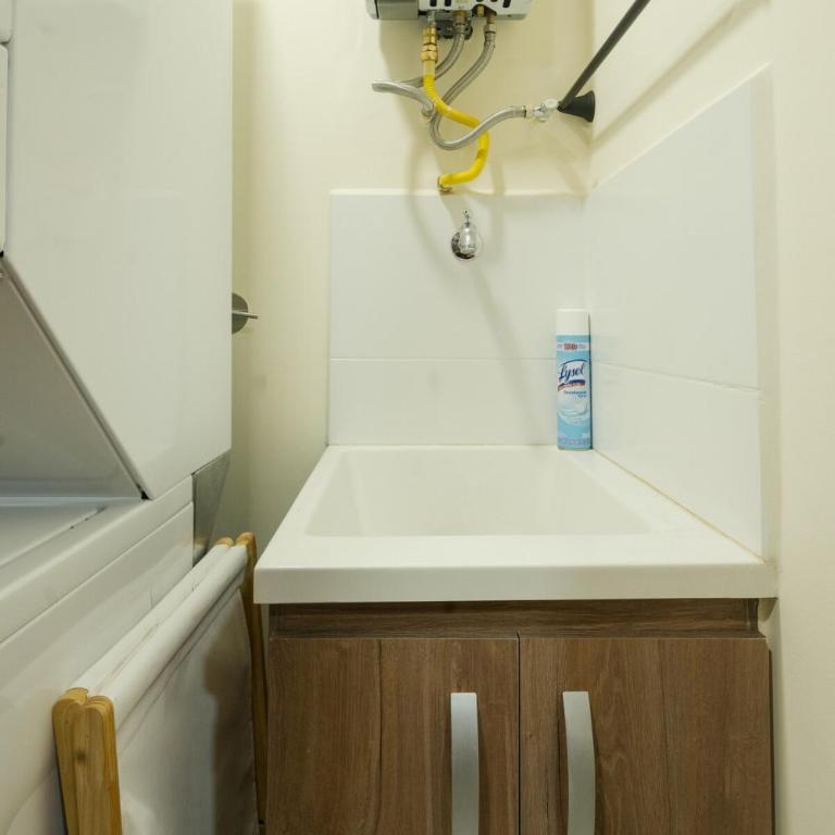 Cozy, Bright & Organic Apt in tradicional Laureles - One-Bedroom Apartment - 4