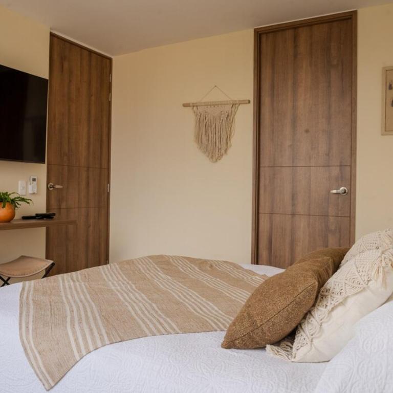 Cozy, Bright & Organic Apt in tradicional Laureles - One-Bedroom Apartment - 17