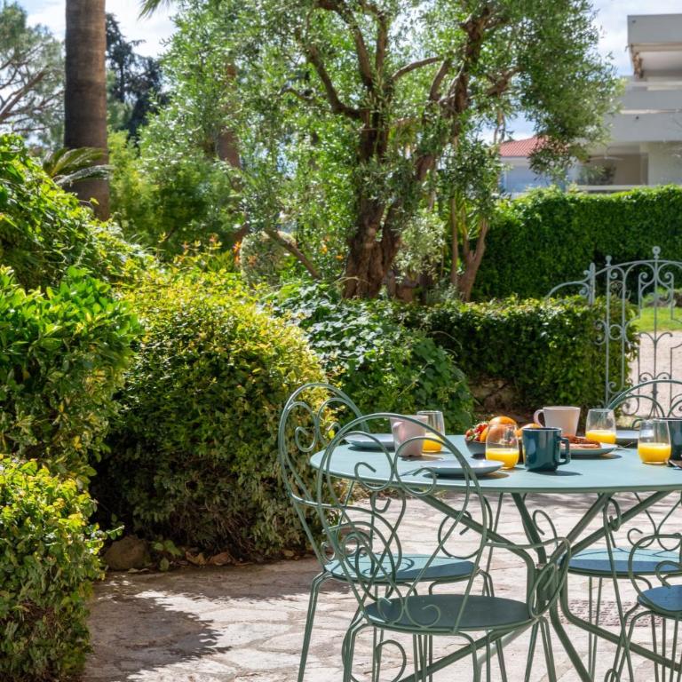 Garden-Level Apartment in Bourgeois Residence Near Croisette & Beaches - Appartement - 14