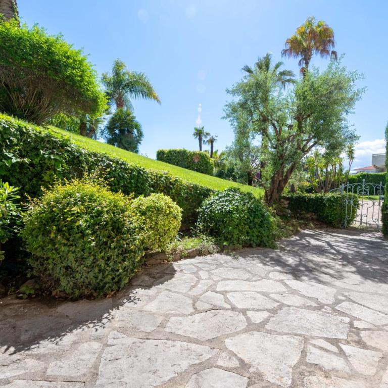 Garden-Level Apartment in Bourgeois Residence Near Croisette & Beaches - Appartement - 51