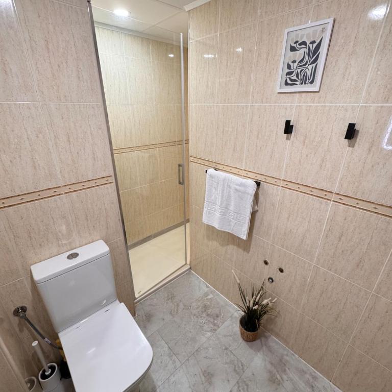 Nice apartment 150m from the beach with parking - Three-Bedroom Apartment - 16
