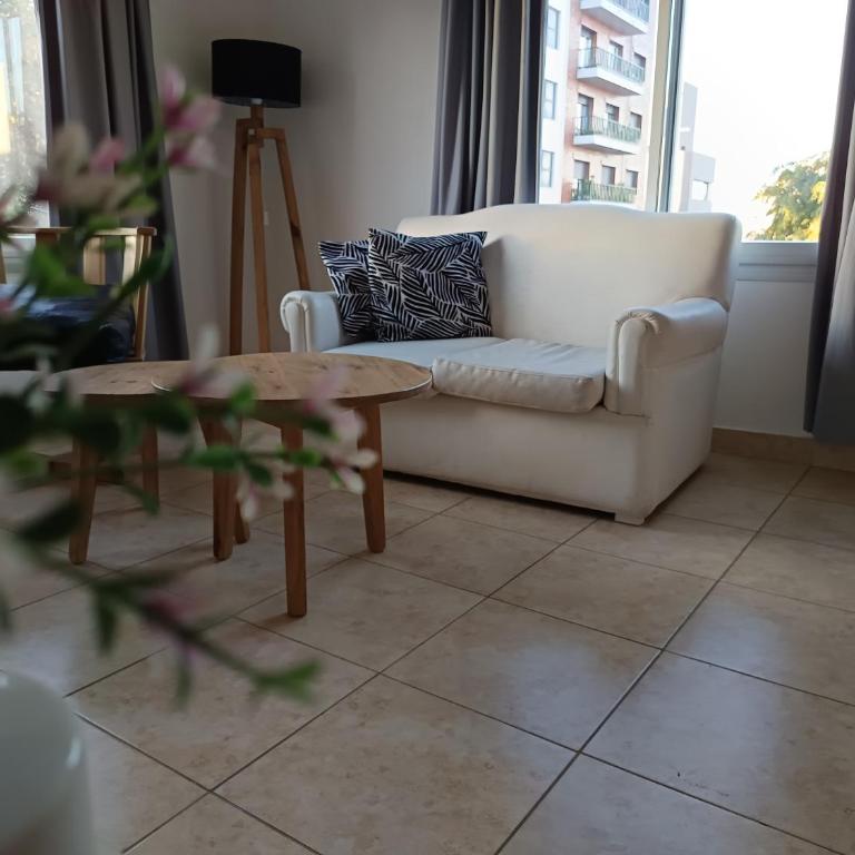 Golondrinas Suites, depto céntrico con ascensor y cochera - Apartamento de 1 dormitorio - 2