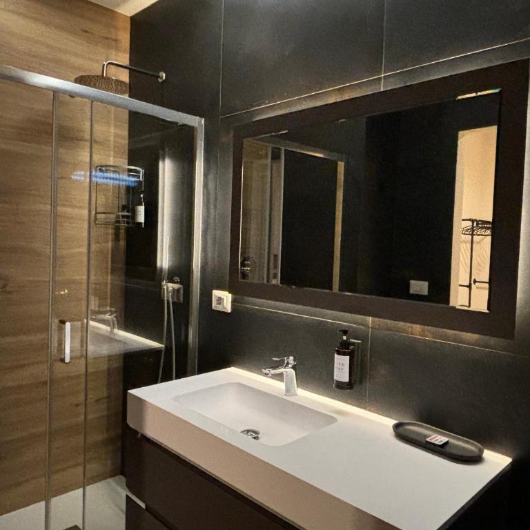 Eva suite - Camera Matrimoniale con Bagno Privato - 8