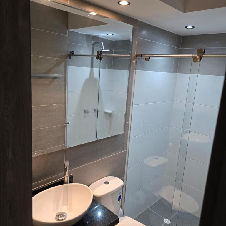 Apto fresco cómodo cerca a Foscal y Cañaveral - Two-Bedroom Apartment - 11