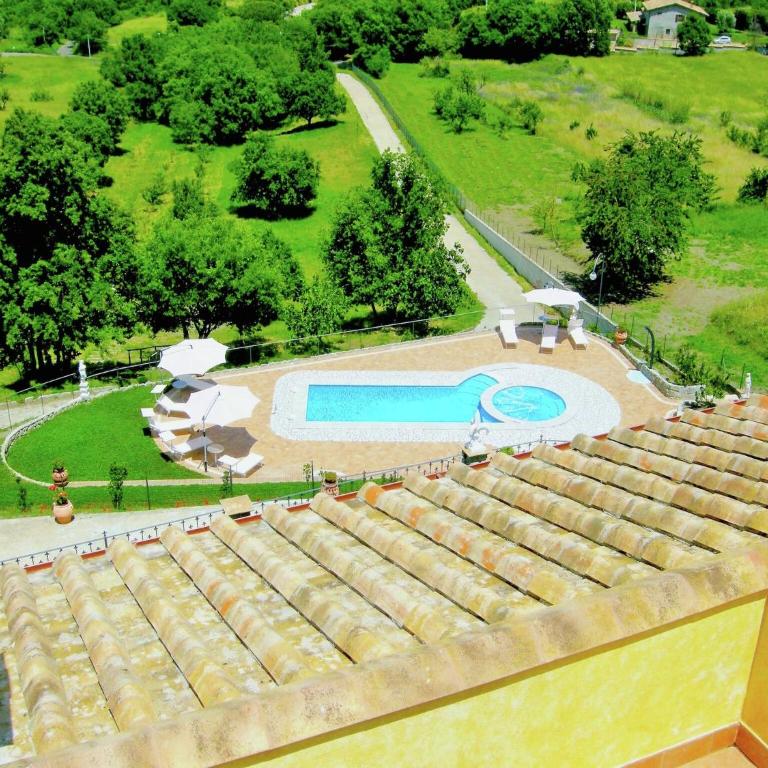 Peaceful Villa in Montefiascone with Bubble Bath - Villa mit 10 Schlafzimmern - 4