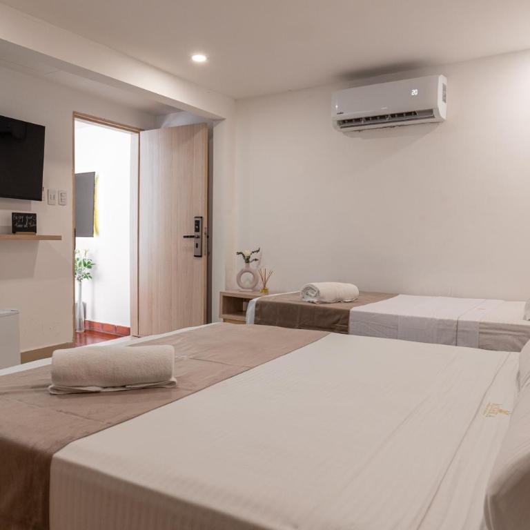 Casa Mishka Hotel Boutique - Triple Room with Private Bathroom - 1
