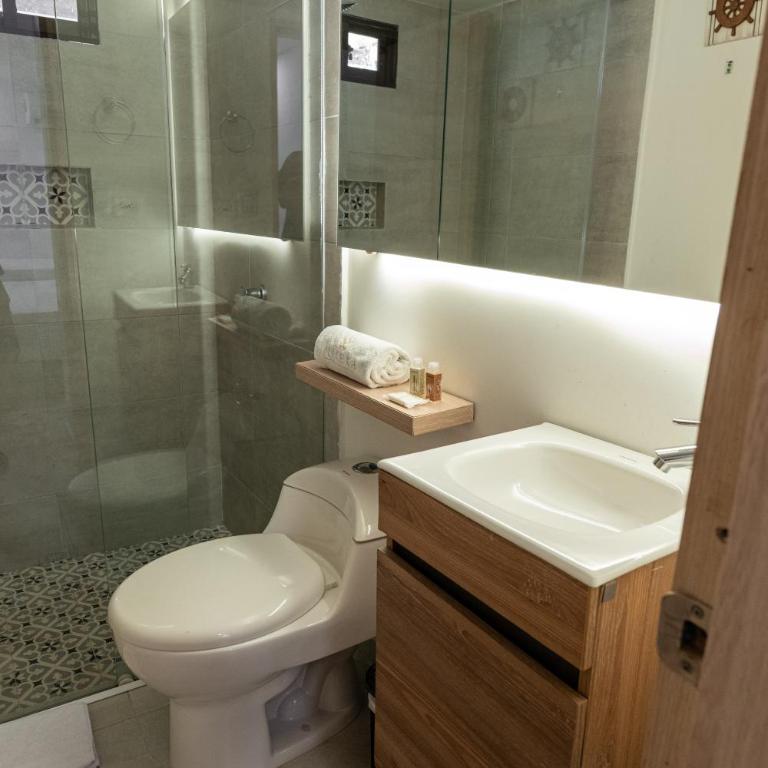 Mishka Hotel Boutique - Habitación Triple con baño privado - 3