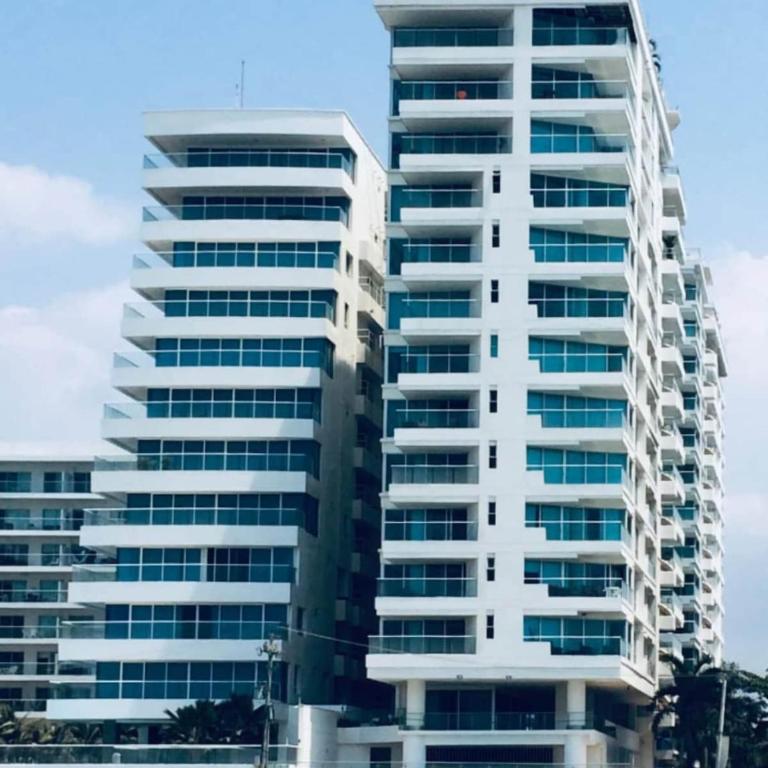 Exclusivo apartamento de lujo frente al mar en Los Morros, con acceso directo y privado a la mejor playa de Cartagena - Two-Bedroom Apartment with Balcony and Sea View - 61