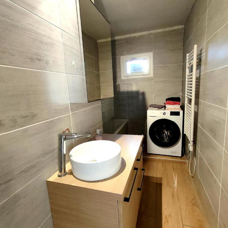 appartement 3 chambres avec balcon et parking - Apartamento de 3 dormitorios con balcón - 3